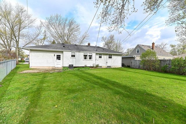 W168N8492 Jacobson DRIVE, Menomonee Falls, WI 53051