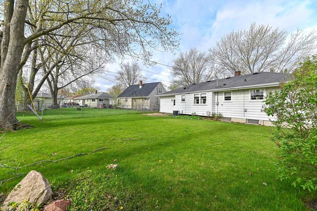 W168N8492 Jacobson DRIVE, Menomonee Falls, WI 53051
