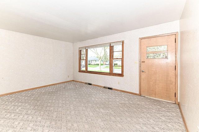 W168N8492 Jacobson DRIVE, Menomonee Falls, WI 53051