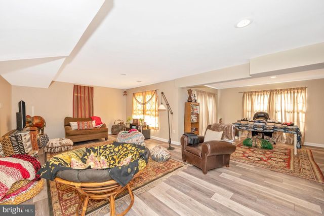 2575 BEAR DEN RD, Frederick, MD 21701