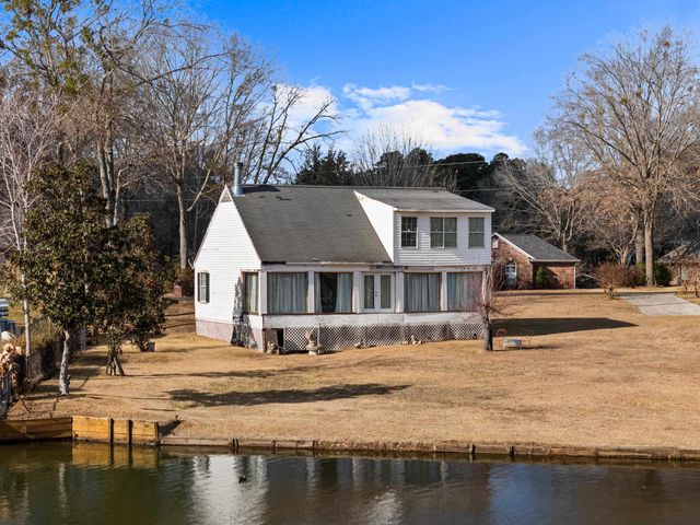 102 Kelly Court, Marshall, TX 75672