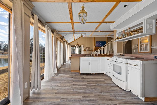 102 Kelly Court, Marshall, TX 75672