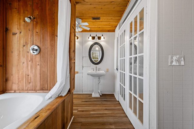 102 Kelly Court, Marshall, TX 75672