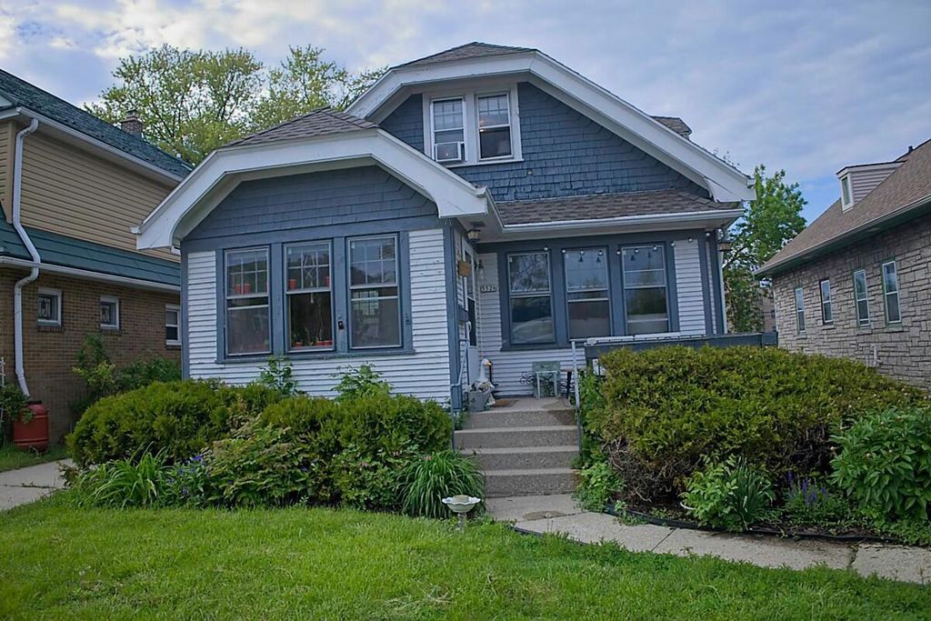 5526 W Wells STREET, Milwaukee, WI 53208