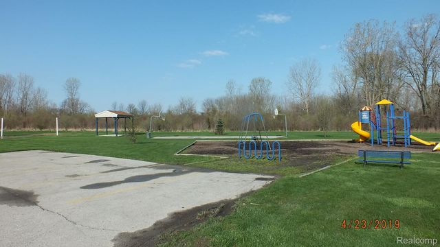 302 Salvia Road, Bedford Township, MI 48133