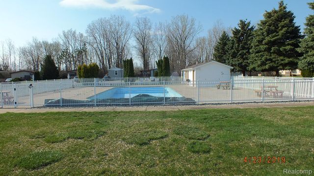 302 Salvia Road, Bedford Township, MI 48133