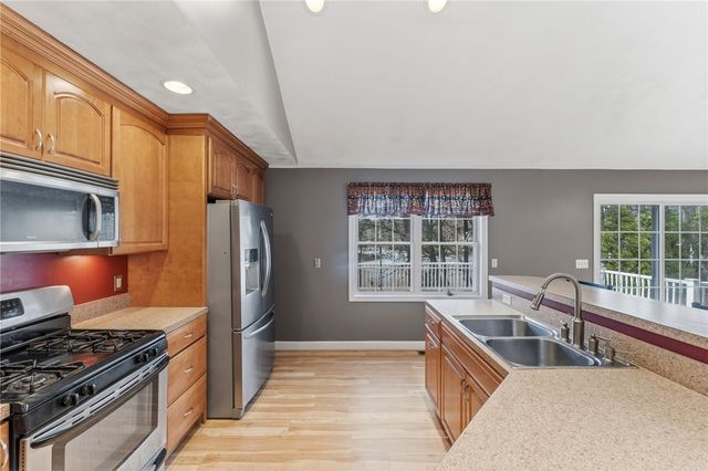 73 Deer Run Trail, Smithfield, RI 02917