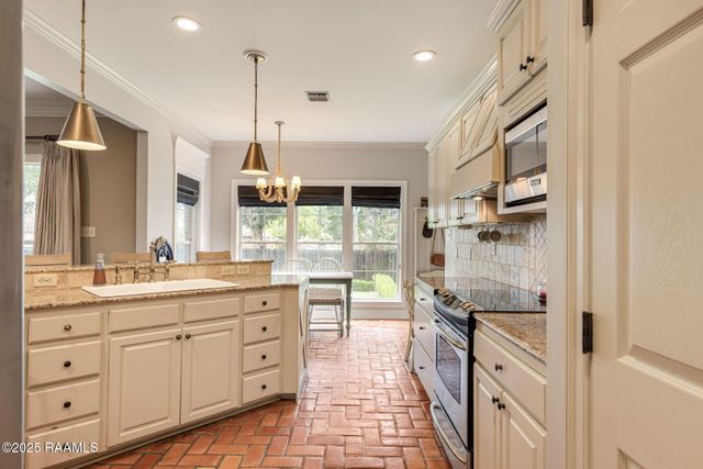 103 Chablis Circle, Lafayette, LA 70503
