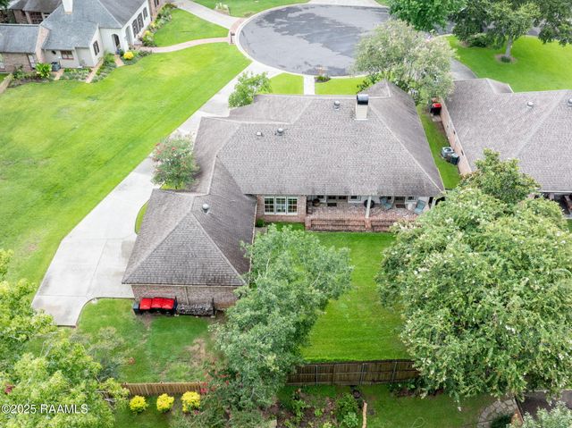 103 Chablis Circle, Lafayette, LA 70503