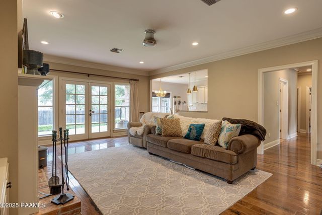 103 Chablis Circle, Lafayette, LA 70503