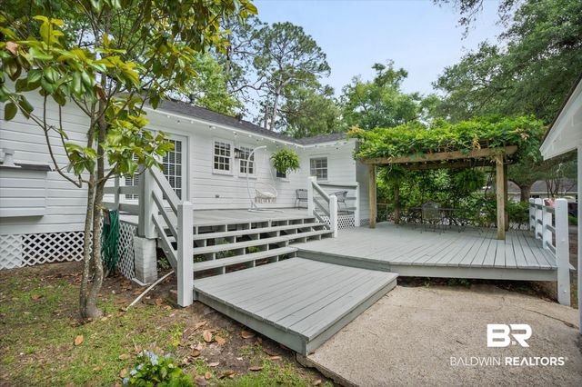 251 N Wacker Ln, Mobile, AL 36608