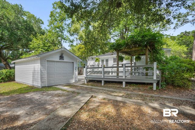 251 N Wacker Ln, Mobile, AL 36608