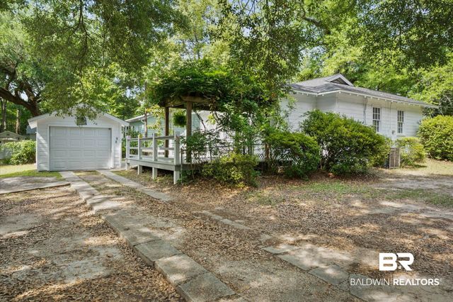 251 N Wacker Ln, Mobile, AL 36608