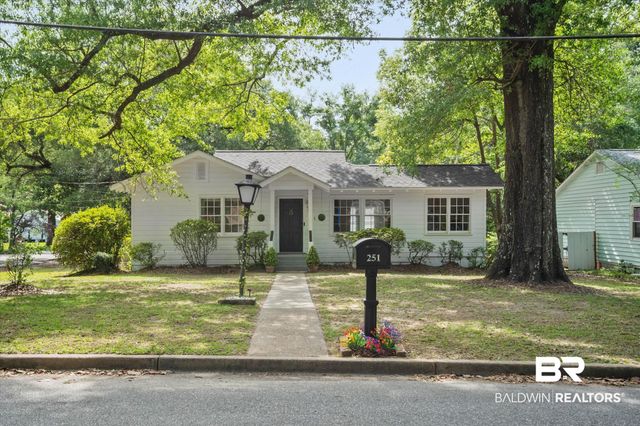 251 N Wacker Ln, Mobile, AL 36608