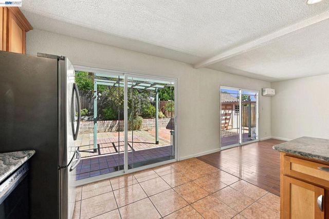 33438 University Dr, Union City, CA 94587