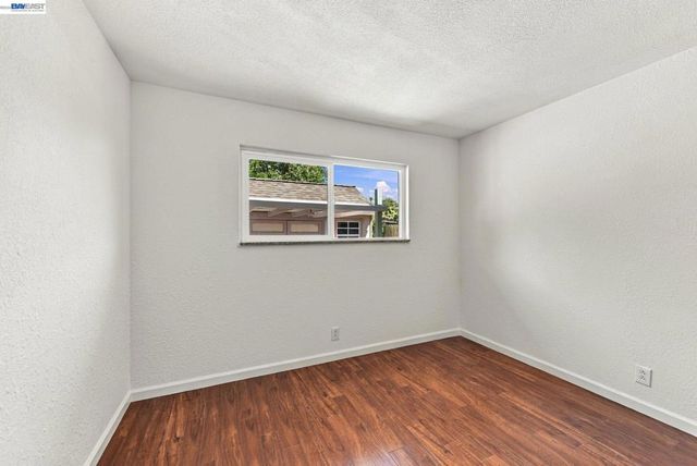 33438 University Dr, Union City, CA 94587