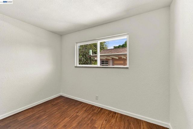 33438 University Dr, Union City, CA 94587