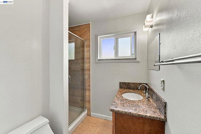 33438 University Dr, Union City, CA 94587