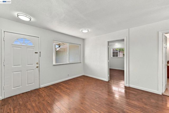 33438 University Dr, Union City, CA 94587