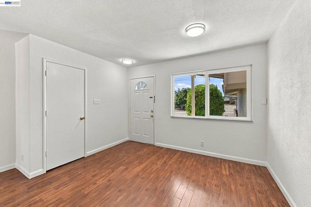 33438 University Dr, Union City, CA 94587