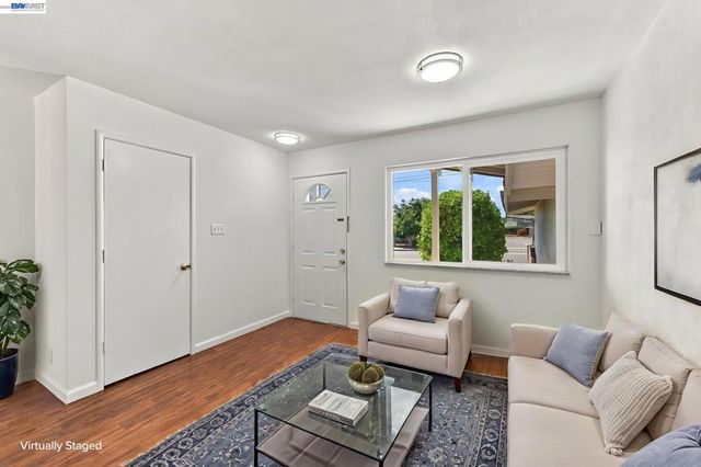 33438 University Dr, Union City, CA 94587
