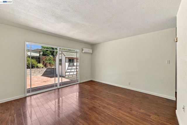 33438 University Dr, Union City, CA 94587
