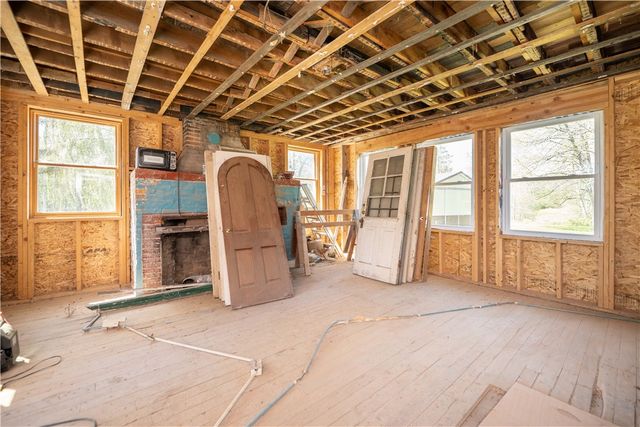 1694 Payne Road, Farmington, NY 14425