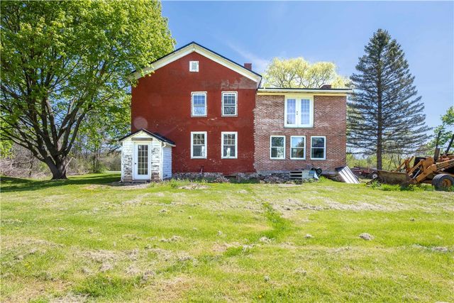 1694 Payne Road, Farmington, NY 14425