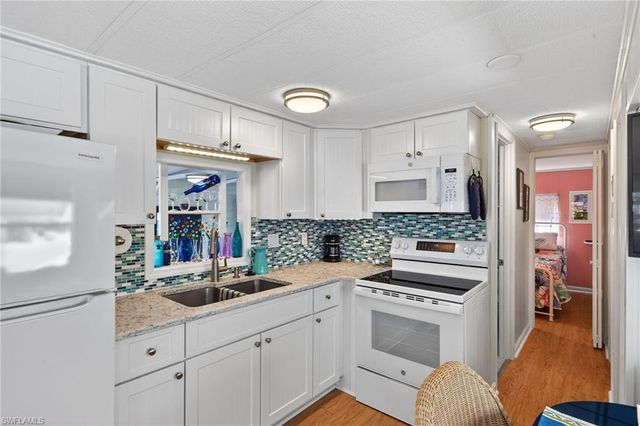 14 Limetree Park DR, Bonita Springs, FL 34135