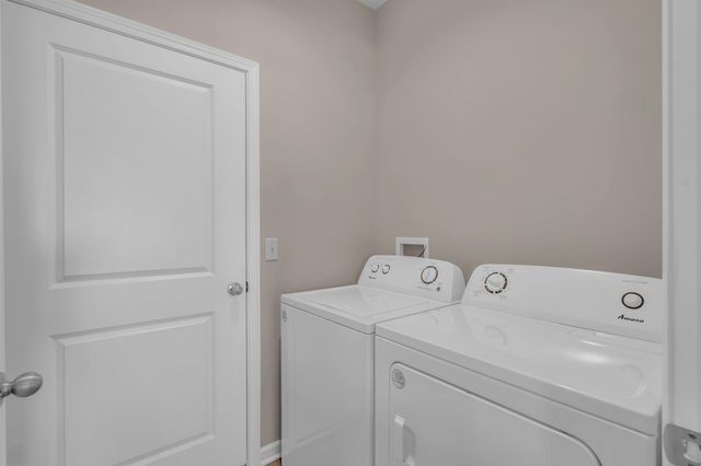 9410 E Creed St, Wichita, KS 67210