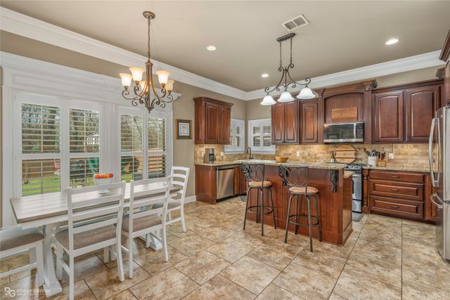 476 Dogwood South Lane, Haughton, LA 71037