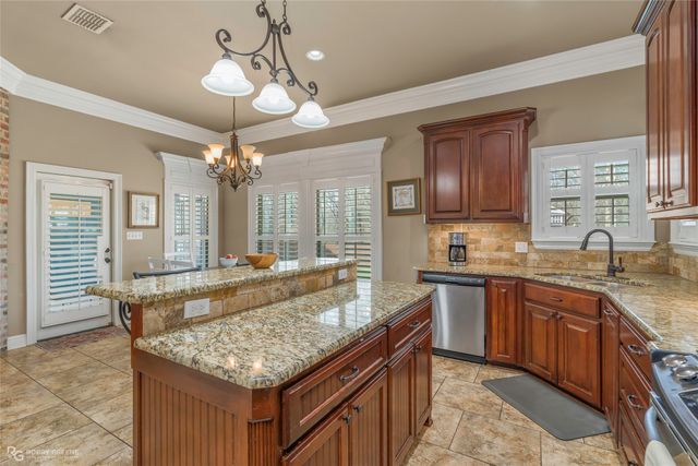 476 Dogwood South Lane, Haughton, LA 71037