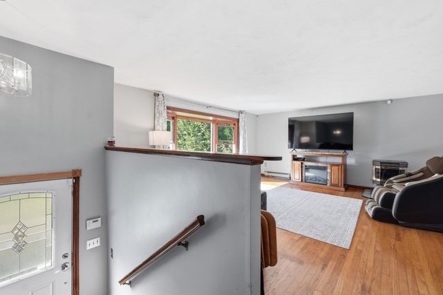 2 Apple Tree Dr, Millbury, MA 01527
