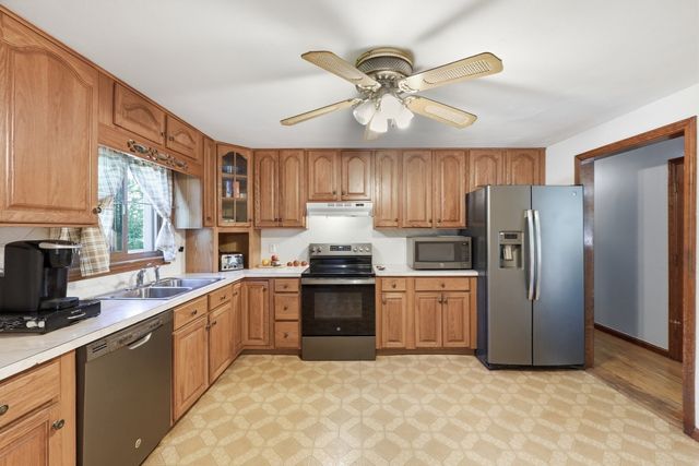 2 Apple Tree Dr, Millbury, MA 01527