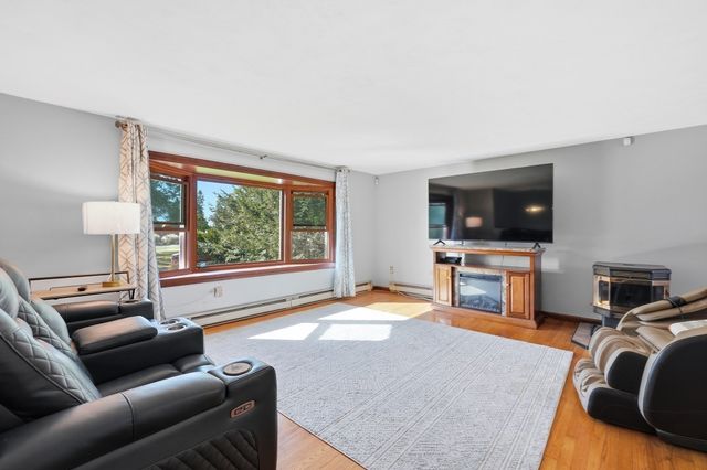 2 Apple Tree Dr, Millbury, MA 01527
