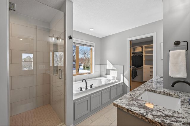 17232 Deerfield Drive SE, Prior Lake, MN 55372