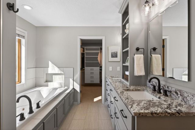 17232 Deerfield Drive SE, Prior Lake, MN 55372