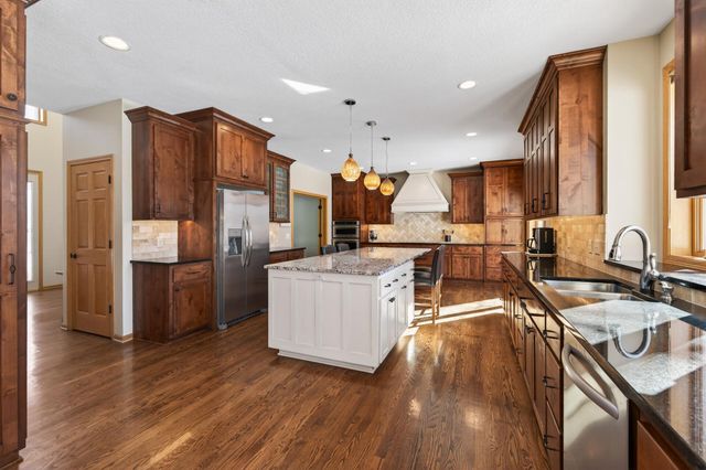 17232 Deerfield Drive SE, Prior Lake, MN 55372