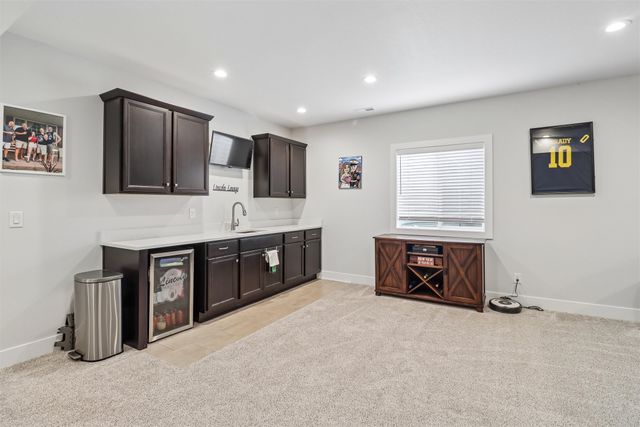 1304 NE Heritage Drive, Grimes, IA 50111