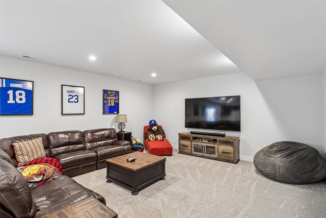 1304 NE Heritage Drive, Grimes, IA 50111