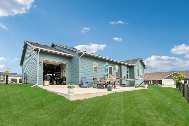1304 NE Heritage Drive, Grimes, IA 50111