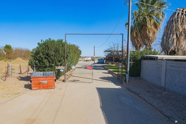 5560 W 8 St, Yuma, AZ 85364