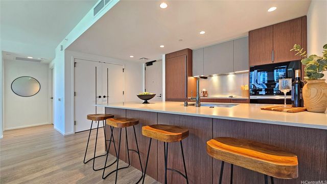 333 Ward Avenue 424, Honolulu, HI 96814