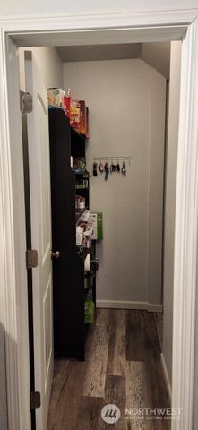 612 Hunt Avenue, Sumner, WA 98390