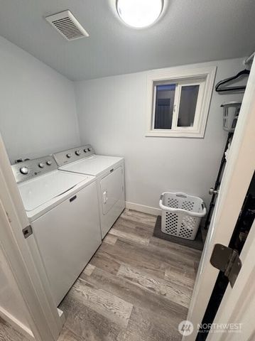 612 Hunt Avenue, Sumner, WA 98390