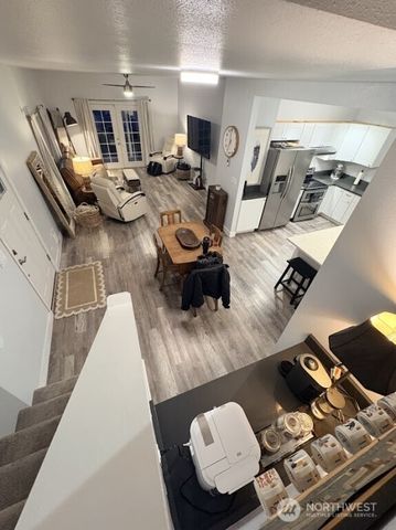 612 Hunt Avenue, Sumner, WA 98390