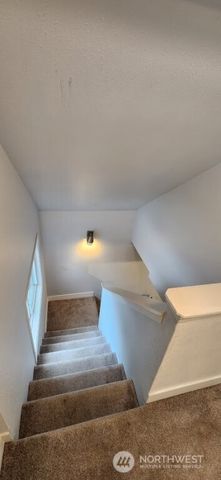 612 Hunt Avenue, Sumner, WA 98390