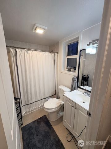 612 Hunt Avenue, Sumner, WA 98390