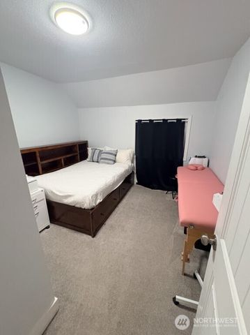 612 Hunt Avenue, Sumner, WA 98390