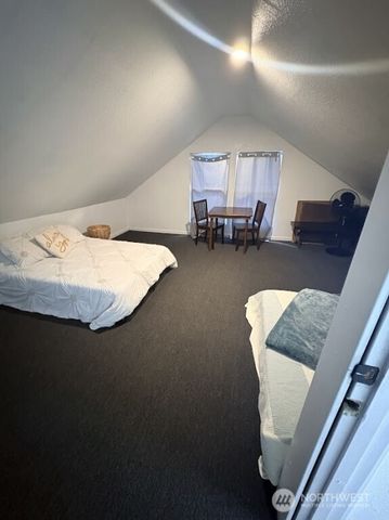 612 Hunt Avenue, Sumner, WA 98390